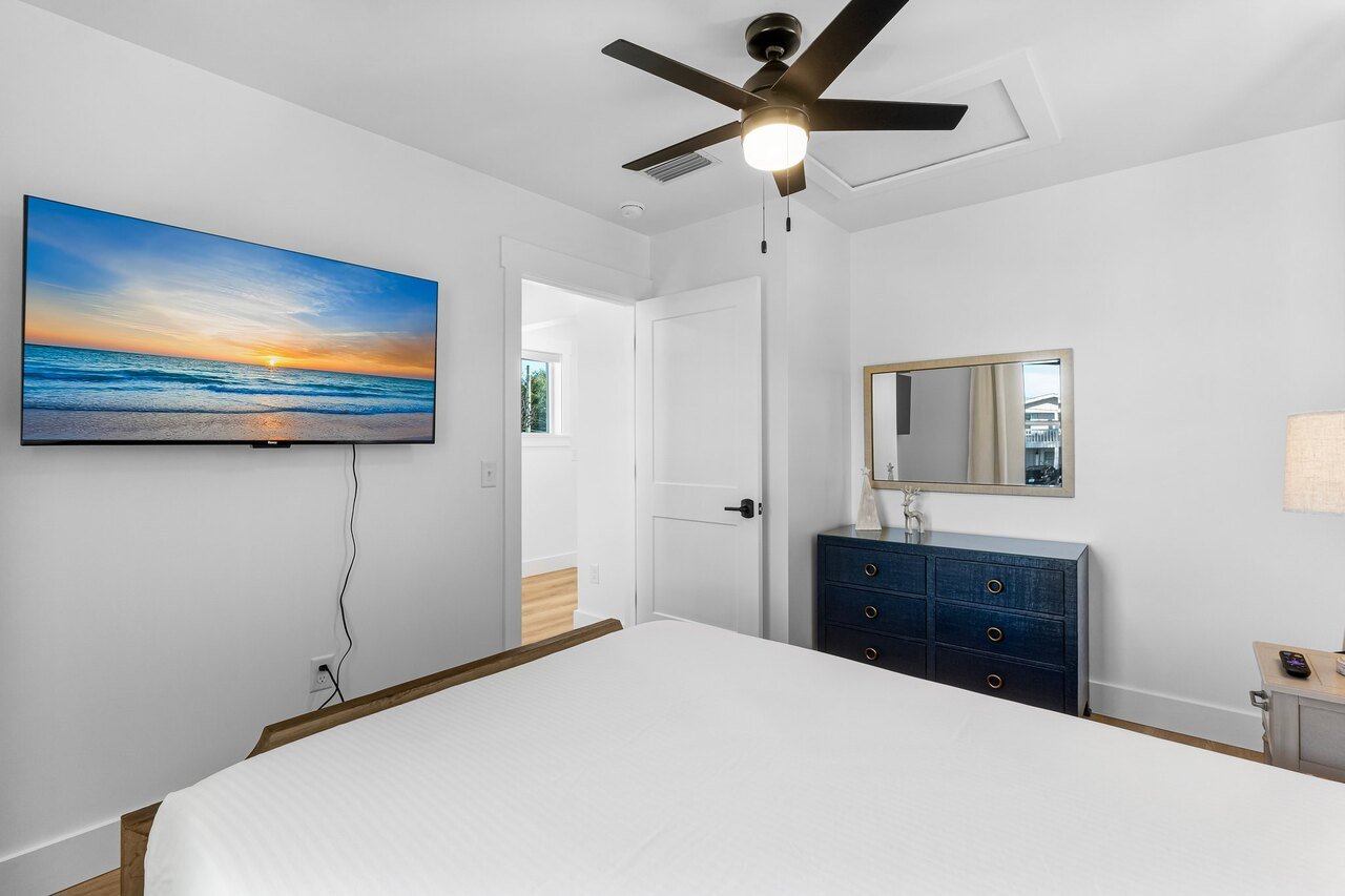 Queen Bedroom